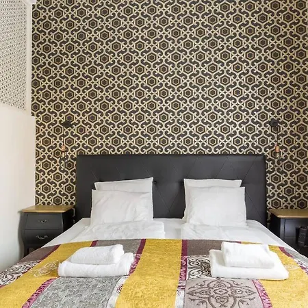 Swan In The Buda Castle Area 2br/balcony Апартаменты *