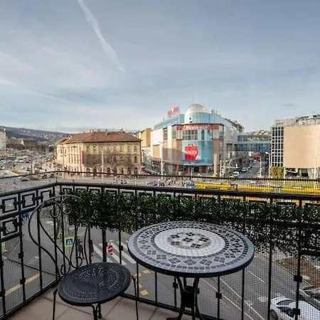 Swan In The Buda Castle Area 2br/balcony *