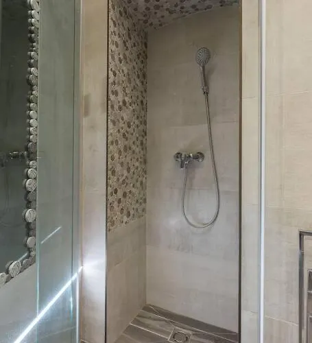 Swan In The Buda Castle Area 2br/balcony Budapest
