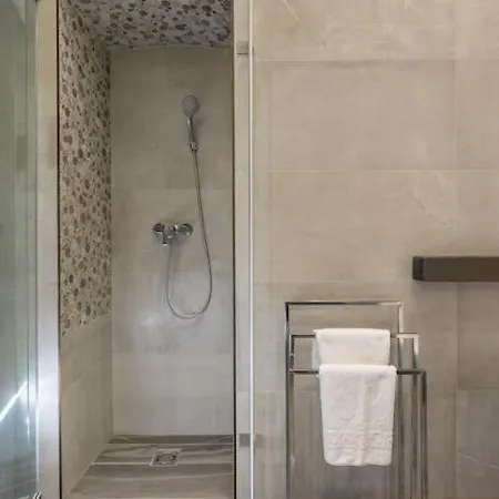 Swan In The Buda Castle Area 2br/balcony Budapest
