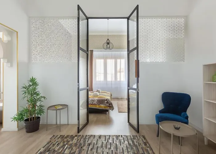 Swan In The Buda Castle Area 2br/balcony Apartamento