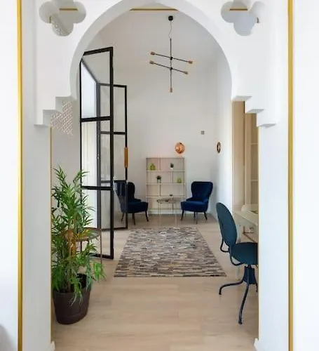 Swan In The Buda Castle Area 2br/balcony *