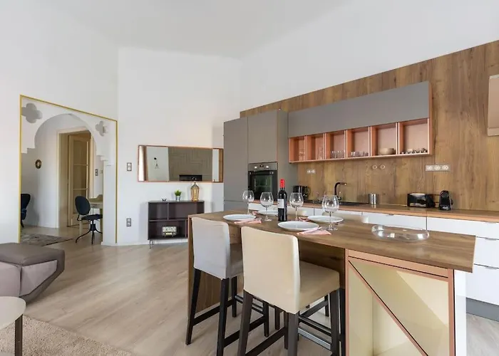 Swan In The Buda Castle Area 2br/balcony * Budapeste