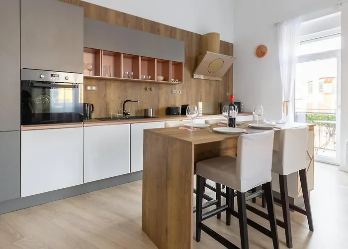Swan In The Buda Castle Area 2br/balcony Apartamento *