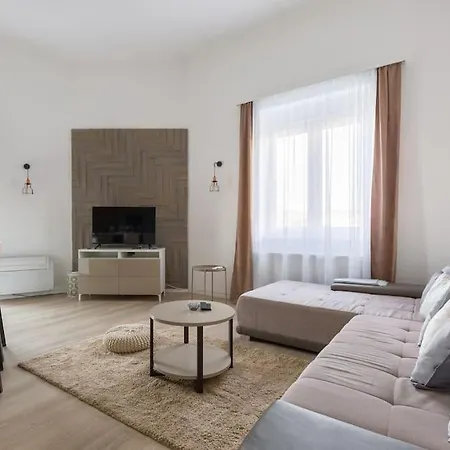 Swan In The Buda Castle Area 2br/balcony Daire *